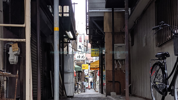 横浜寿町 現存するドヤ街 年金が破綻した今に必要な街 横浜スラム